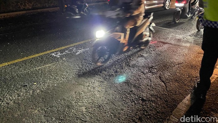 TKP truk tabrak motor di Cianjur