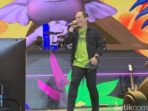 Wali Ajak Penonton Selawat-Berjoget di Penutupan West Java Festival 2024