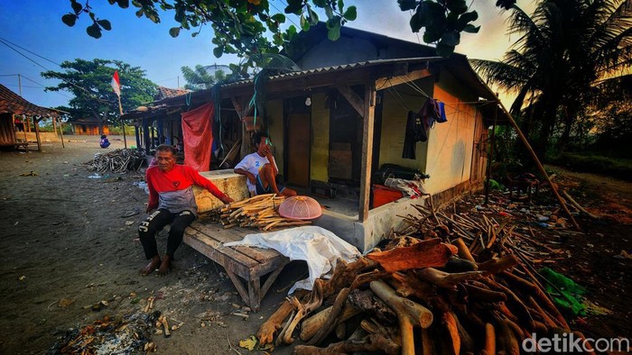 Warga Kampung Dayak Loji Sukabumi