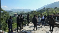 Warpat menjadi tempat ikonik di Puncak yang tak pernah dilewatkan ketika berkunjung ke sana. Tempat makan yang memiliki pemandangan indah ini punya sejuta kenangan.  