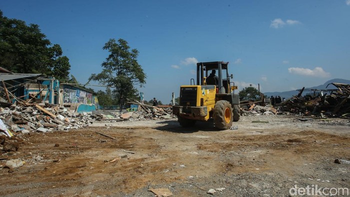 Begini kondisi Warpat Puncak usai diratakan petugas, Bogor, Senin (26/8/2024).