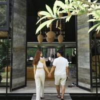 Pasangan yang resmi menikah pada Jumat (26/7/24) itu juga terlihat semakin lengket bak prangko. Melalui akun Instagram masing-masing, keduanya makin sering memamerkan kemesraan mereka. Foto: Instagram/@thariqhalilintar