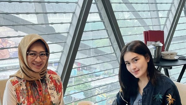 Airin Rachmi Diany, Cagub Banten yang Hobi Kulineran