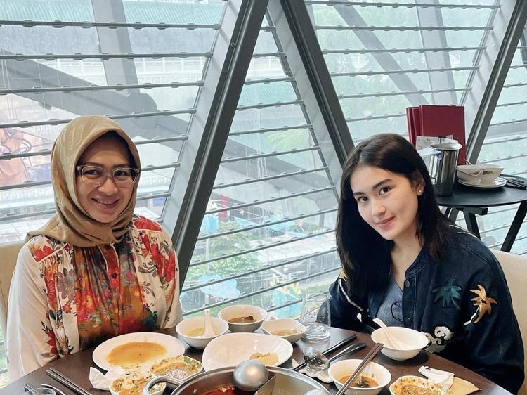 Airin Rachmi Diany, Cagub Banten yang Hobi Kulineran