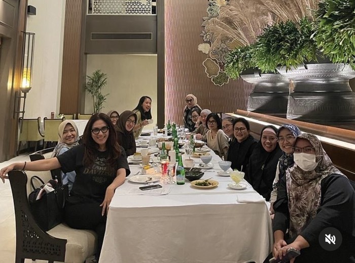 Airin Rachmi Diany, Cagub Banten yang Hobi Kulineran