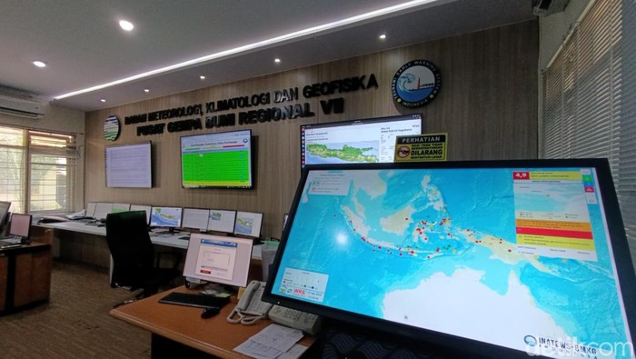 Aktivitas Kantor Stasiun Geofisika BMKG DIY yang mencatat sejumlah kejadian gempa tektonik di wilayah DIY khususnya, Selasa (27/8/2024).
