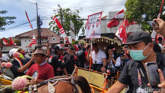 Andika Perkasa dan Hendrar Prihadi (Hendi) ke KPU mendaftar jadi Cagub dan Cawagub Jateng, Selasa (27/8/2023).