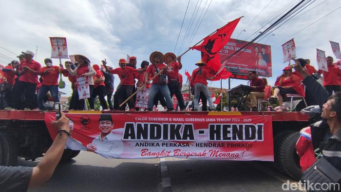 Andika Perkasa dan Hendrar Prihadi (Hendi) ke KPU mendaftar jadi Cagub dan Cawagub Jateng, Selasa (27/8/2023).