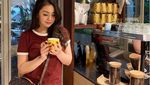 Celine Evangelista Tampil Cantik dan Modis Saat Kulineran