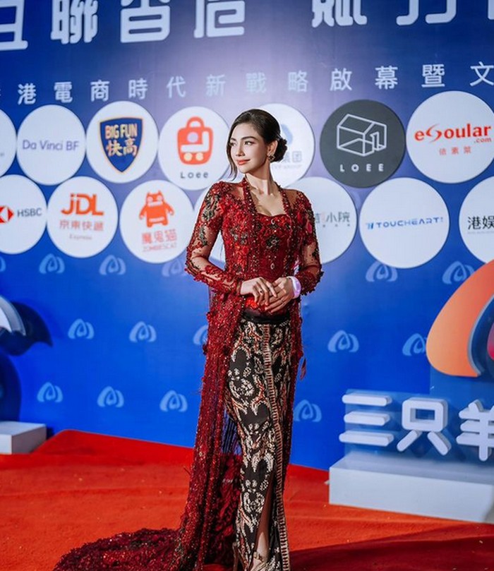 Celine Evangelista Tampil Cantik dan Modis Saat Kulineran Celine Evangelista Tampil Cantik dan Modis Saat Kulineran