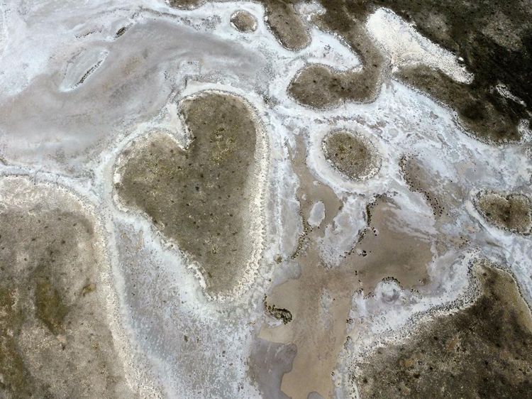 Danau Garam di Turki Mengering, Datarannya Membentuk Hati