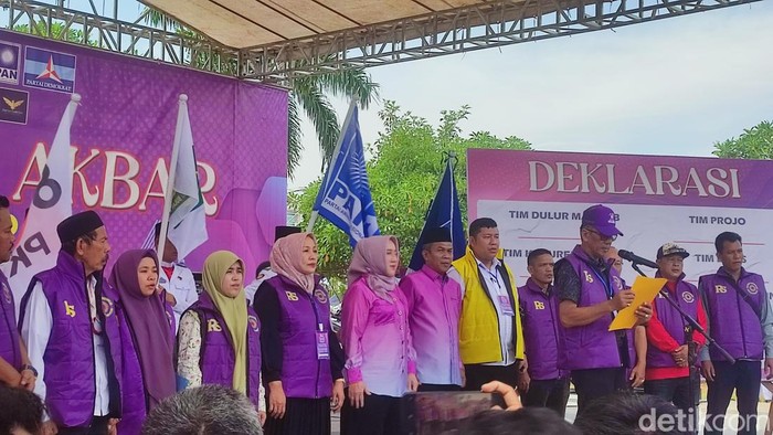 Deklarasi bakal paslon Pilbup Musi Rawas, Ratna Machmud dan Suprayitno.