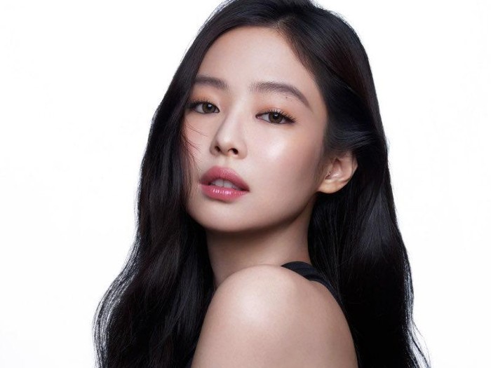Gaya Jennie BLACKPINK Pakai Gaun Hitam, Tak Disangka Harganya Rp 300 Ribuan