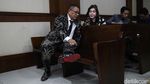 Gaya Nyentrik Hotman Paris di Sidang Crazy Rich Surabaya
