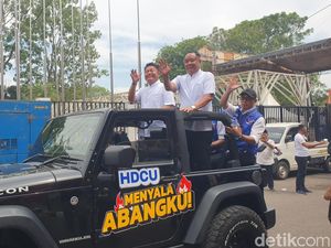 Diarak Pakai Rubicon, Herman Deru dan Cik Ujang Daftar ke KPU Sumsel