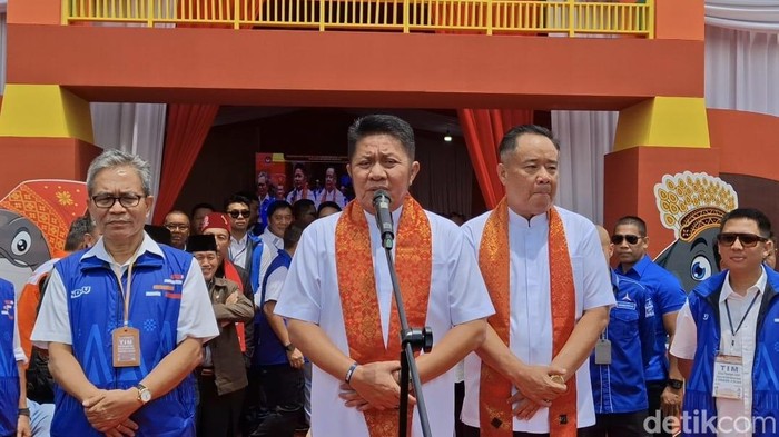 HDCU resmi mendaftar sebagai Paslon di Pilkada Sumsel.