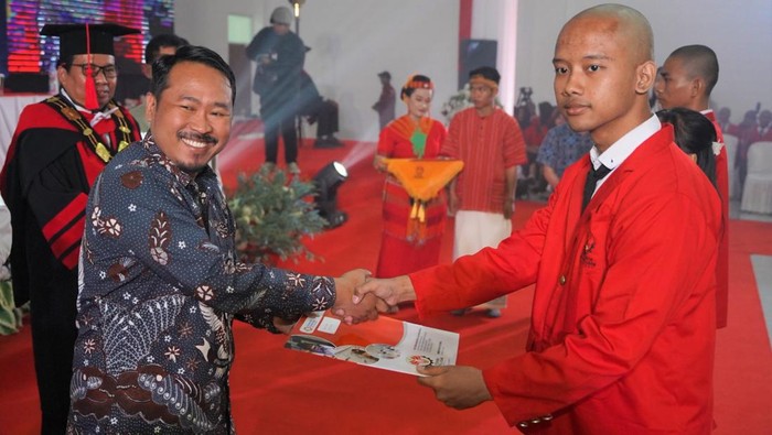 IMIP Berikan Beasiswa ke 1.000 Mahasiswa