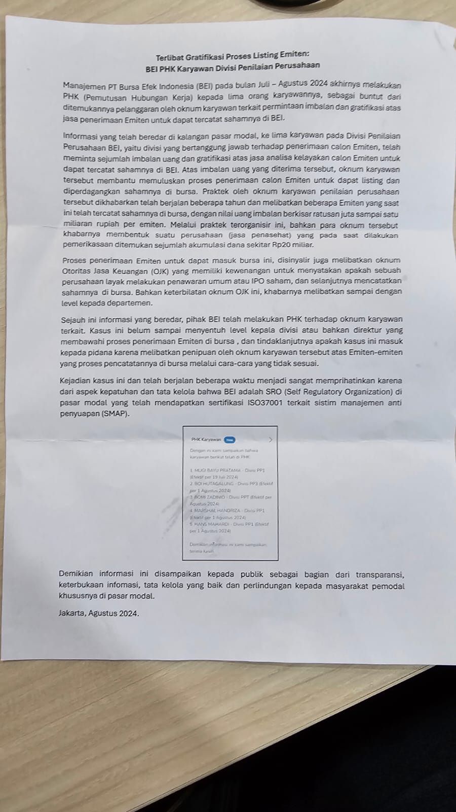 Isi surat pemberitahuan mengenai kasus suap IPO di Bursa Efek Indonesia. (CNBC Indonesia/Romys Binekasri)