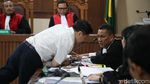 Jalani Sidang, Crazy Rich Surabaya Budi Said Diborgol dan Berbaju Tahanan
