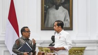 Tak hanya di Bali, Jokowi juga meminta diberlakukannya pengawasan ketat di seluruh pintu masuk internasional.    