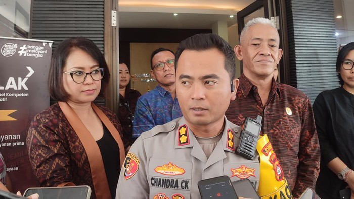 Kapolres Tabanan AKBP Chandra Citra Kesuma di kantor KPU Tabanan, Selasa (27/8/2024).