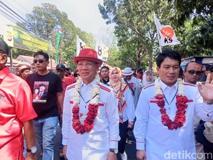 Daftar Maju Pilbup Majalengka 2024, Karna-Koko Jalan Kaki ke KPU
