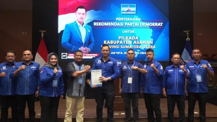 Kasat Reskrim Polres Asahan, AKP Rianto saat menerima surat rekomendasi dari AHY. (Dok. Istimewa)