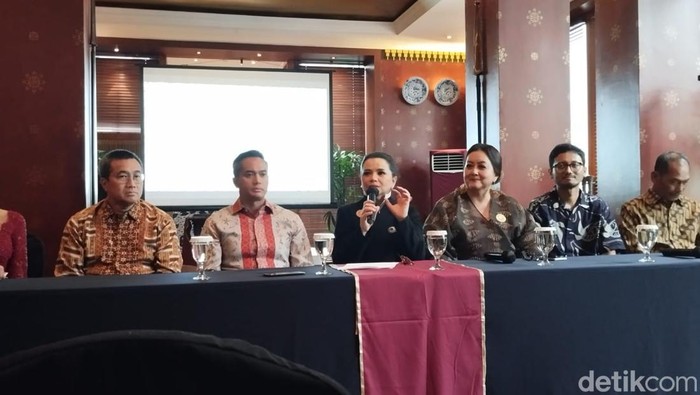 Kemenko Perekonomian Inisiasi Identitas Negara ASEAN Lewat Batik