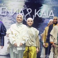 Inilah koleksi terbaru Jenna & kaia X Wardah yang terinspirasi dari kehidupan Wanita mandiri dengan kecerdasannya, berlangsung di Istora Senayan, di acara Muffest 2024, Sabtu [10/8/2024]. Foto: Mohammad Abduh/detikcom.
