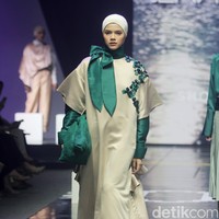 Inilah koleksi terbaru Jenna & kaia X Wardah yang terinspirasi dari kehidupan Wanita mandiri dengan kecerdasannya, berlangsung di Istora Senayan, di acara Muffest 2024, Sabtu [10/8/2024]. Foto: Mohammad Abduh/detikcom.