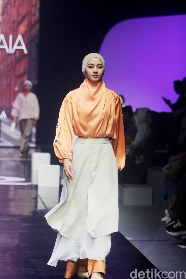 Inilah koleksi terbaru Jenna & kaia X Wardah yang terinspirasi dari kehidupan Wanita mandiri dengan kecerdasannya, berlangsung di Istora Senayan, di acara Muffest 2024, Sabtu [10/8/2024]. Foto: Mohammad Abduh/detikcom.