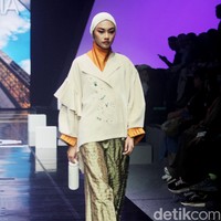 Inilah koleksi terbaru Jenna & kaia X Wardah yang terinspirasi dari kehidupan Wanita mandiri dengan kecerdasannya, berlangsung di Istora Senayan, di acara Muffest 2024, Sabtu [10/8/2024]. Foto: Mohammad Abduh/detikcom.