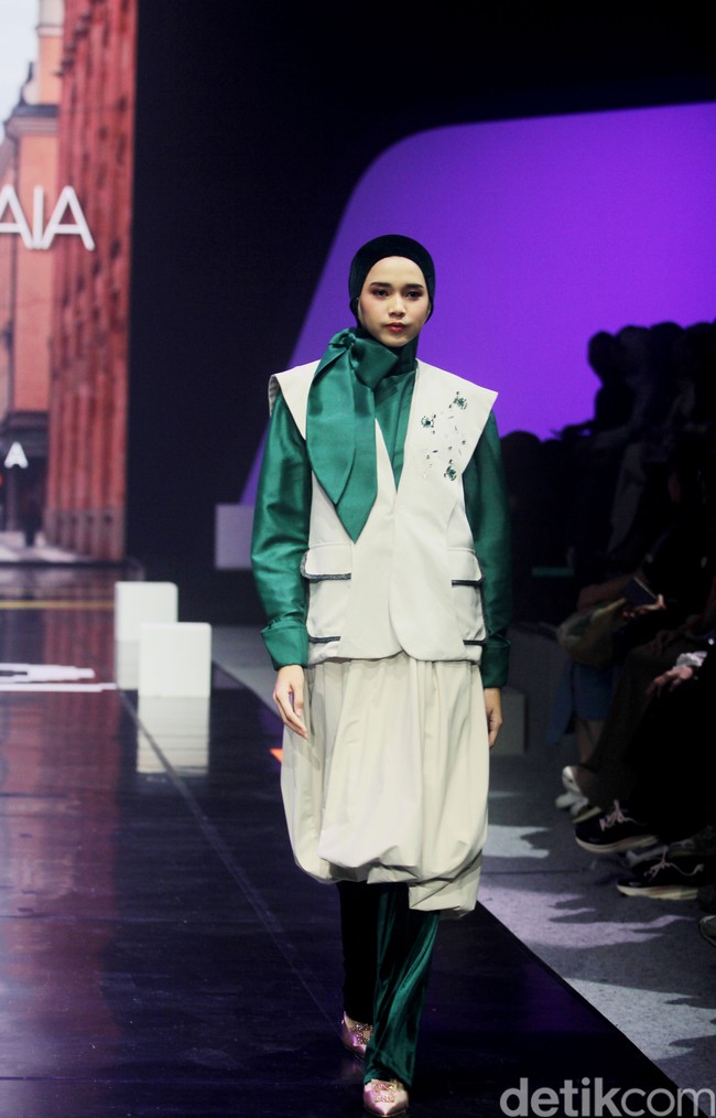 Inilah koleksi terbaru Jenna & kaia X Wardah yang terinspirasi dari kehidupan Wanita mandiri dengan kecerdasannya, berlangsung di Istora Senayan, di acara Muffest 2024, Sabtu [10/8/2024]. Foto: Mohammad Abduh/detikcom.