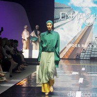 Inilah koleksi terbaru Jenna & kaia X Wardah yang terinspirasi dari kehidupan Wanita mandiri dengan kecerdasannya, berlangsung di Istora Senayan, di acara Muffest 2024, Sabtu [10/8/2024]. Foto: Mohammad Abduh/detikcom.