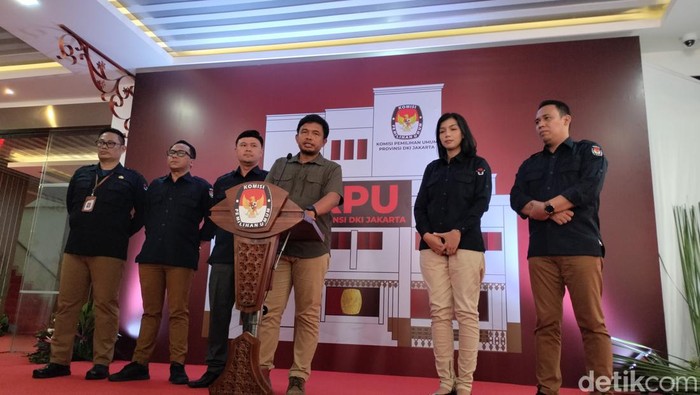 Komisioner KPU RI Idham Holik di KPU DKI Jakarta