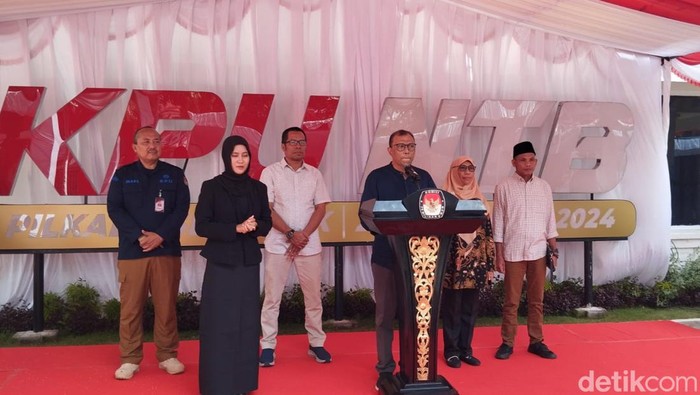 Konferensi pers KPU NTB, Selasa (27/8/2024).
