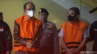 Akibat modus pembayaran agen fiktif tersebut, negara dirugikan hingga mencapai Rp 38 miliar.