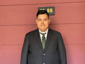 Mahasiswa Semester 5 Ini Dilantik Jadi Anggota DPRD Bangkalan