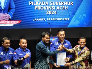 Momen AHY Serahkan Surat Rekomendasi ke 47 Calon Kepala Daerah