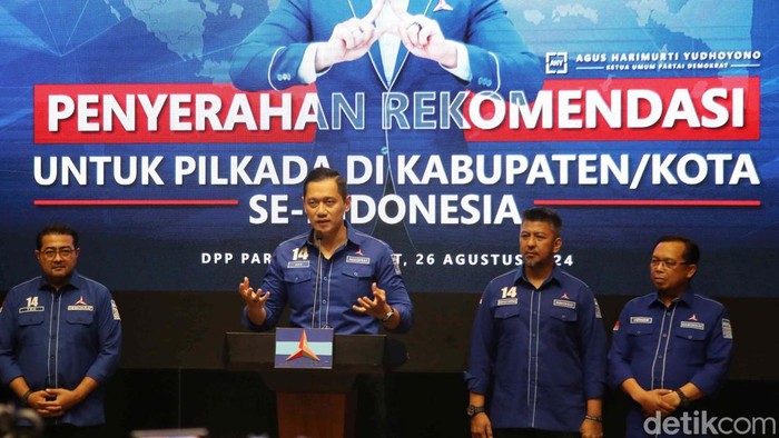 Partai Demokrat menyerahkan surat rekomendasi kepada 47 calon kepala daerah untuk Pilkada 2024. Surat rekomendasi diberikan langsung oleh AHY.
