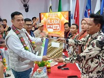 MYL-ARA Daftar Pilkada Pangkep 2024 di KPU, Didampingi 3 Parpol Pengusung