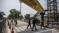 JPO Sunter Barat ini dibangun dengan konsep modern. Selain itu, Pemprov DKI Jakarta juga membangun JPO PGC Cililitan, JPO Mas Mansyur, dan JPO Dukuh dengan konsep modern.