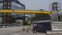 Pembangunan JPO Sunter Barat, JPO PGC Cililitan, JPO Mas Mansyur, dan JPO Dukuh ditargetkan selesai pada November 2024.
