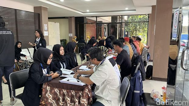 Pengenalan Kehidupan Kampus bagi Mahasiswa Baru (PKKMB) di Kampus ISBI Bandung.