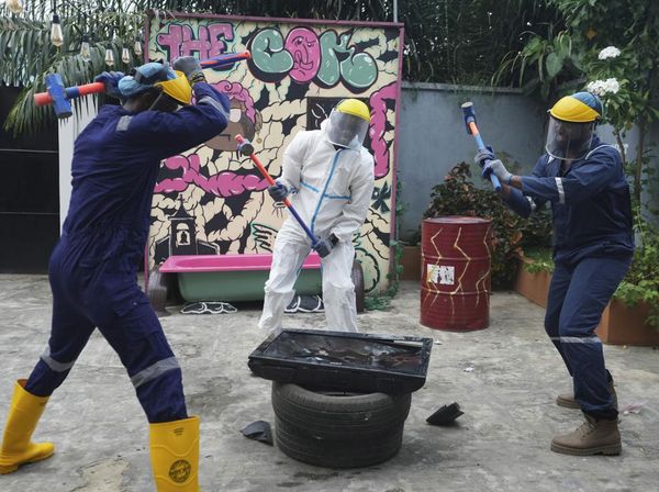 Ruang Kemarahan Bantu Warga Nigeria Atasi Stres, Ini Potretnya