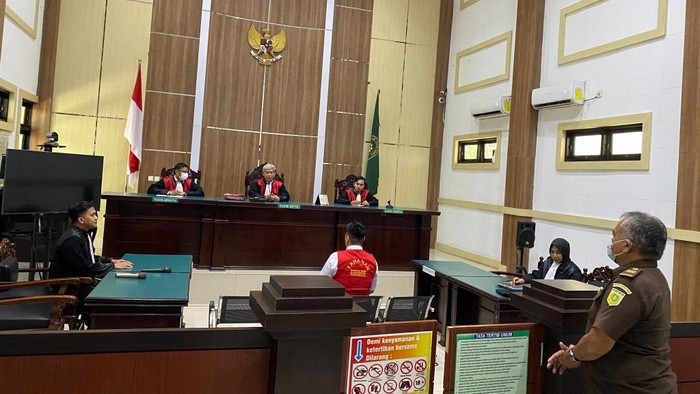 Ruslam, terdakwa pembunuh rekan bisnisnya di Pasuruan saat sidang putusan di PN Bangil