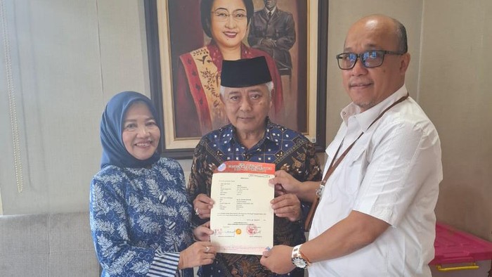 Sanusi-Lathifah terima rekom PDIP dan pertemuan dengan KH Marzuki Mustamar.