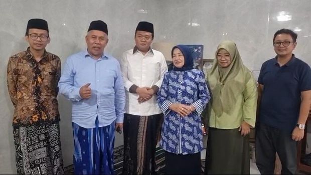 Sanusi-Lathifah terima rekom PDIP dan pertemuan dengan KH Marzuki Mustamar.