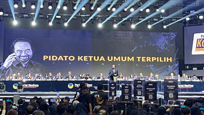 Surya Paloh Sindir Politisi yang Bergejolak Partai Demi Kepentingan Pribadi