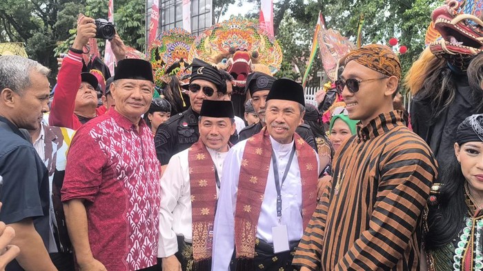 Syamsuar-Mawardi daftar ke KPU Riau (Dok Ist)